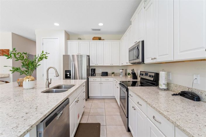 Image No.11-5 Bed Property for sale