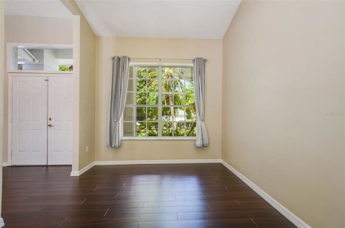 Image No.10-4 Bed Property for sale