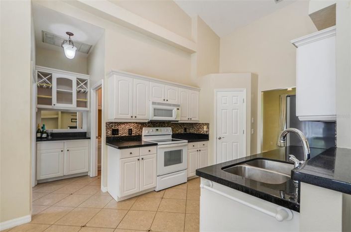 Image No.15-4 Bed Property for sale