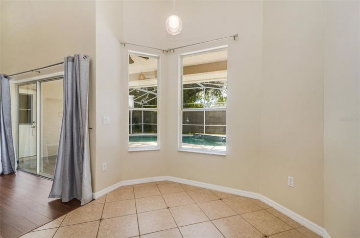 Image No.16-4 Bed Property for sale