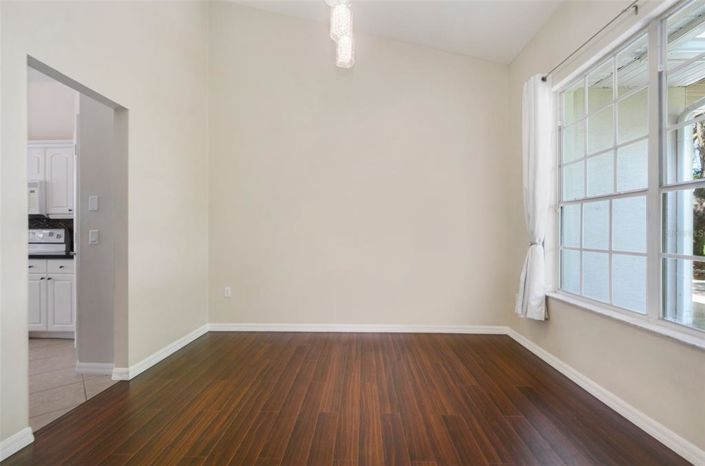 Image No.17-4 Bed Property for sale