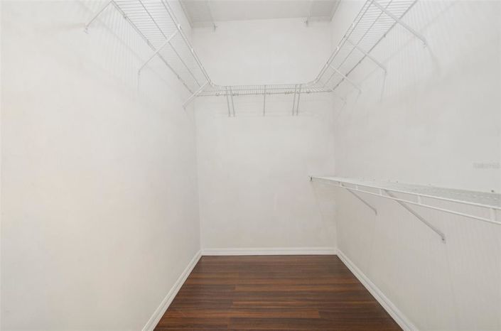 Image No.28-4 Bed Property for sale