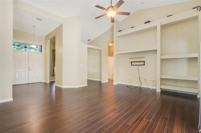 Image No.6-4 Bed Property for sale