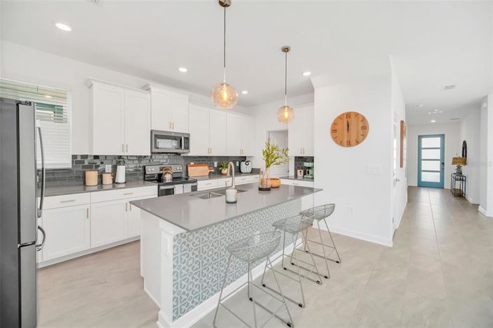 Image No.12-5 Bed Property for sale