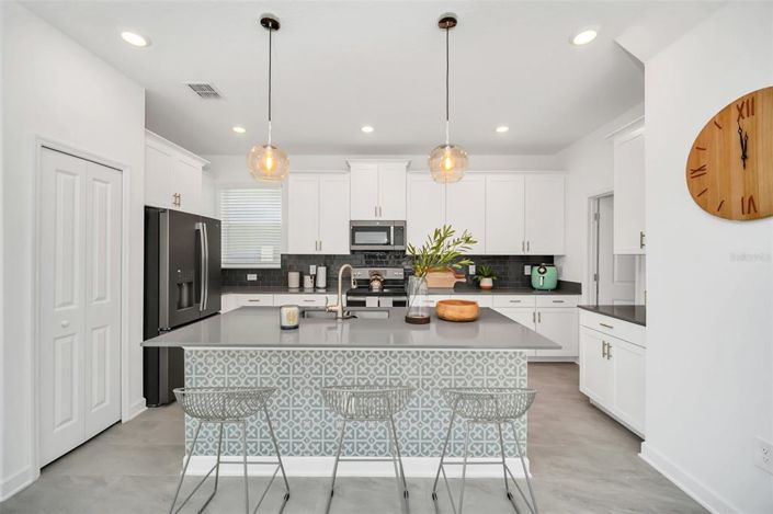 Image No.13-5 Bed Property for sale