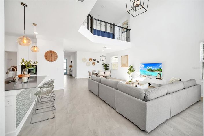 Image No.5-5 Bed Property for sale