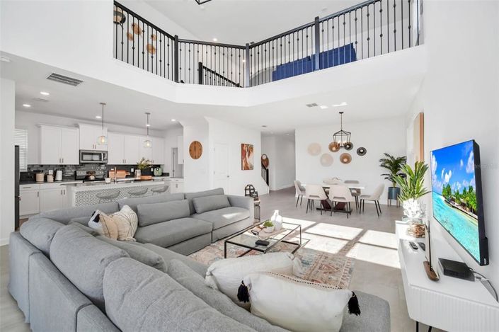 Image No.8-5 Bed Property for sale