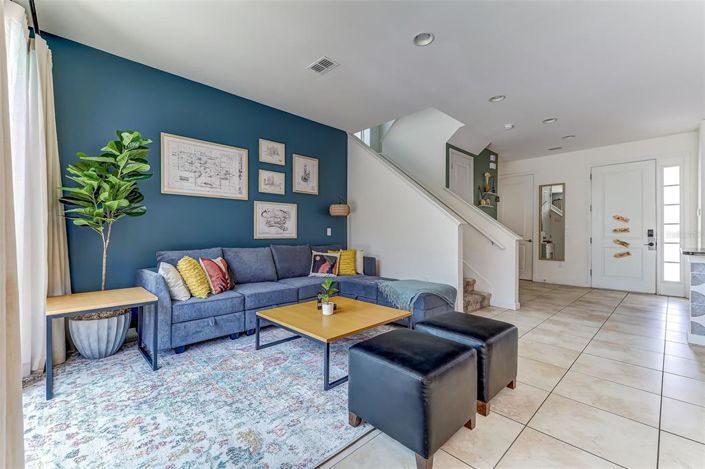 Image No.17-3 Bed Townhouse for sale