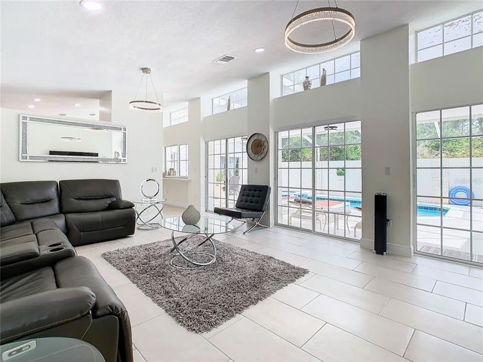 Image No.8-3 Bed Property for sale