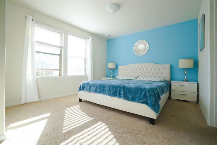 Image No.10-5 Bed Property for sale