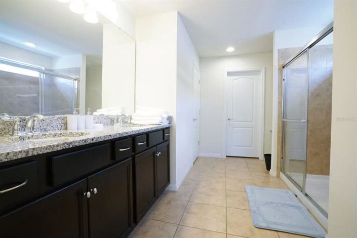 Image No.15-5 Bed Property for sale