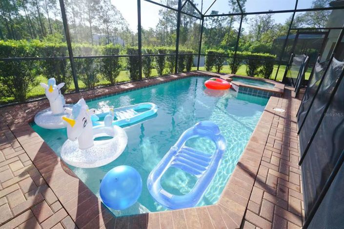 Image No.2-5 Bed Property for sale