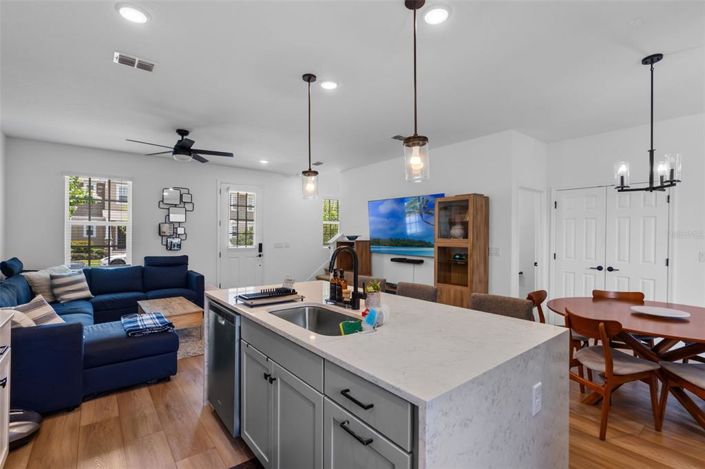 Image No.16-3 Bed Townhouse for sale