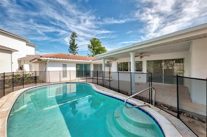 Image No.21-3 Bed Property for sale