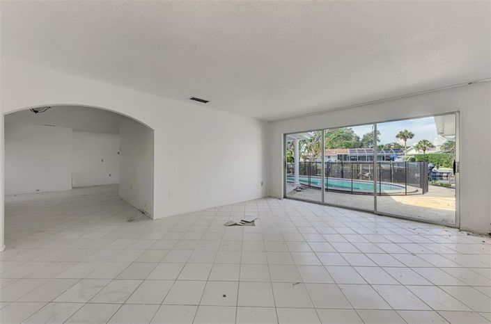 Image No.5-3 Bed Property for sale