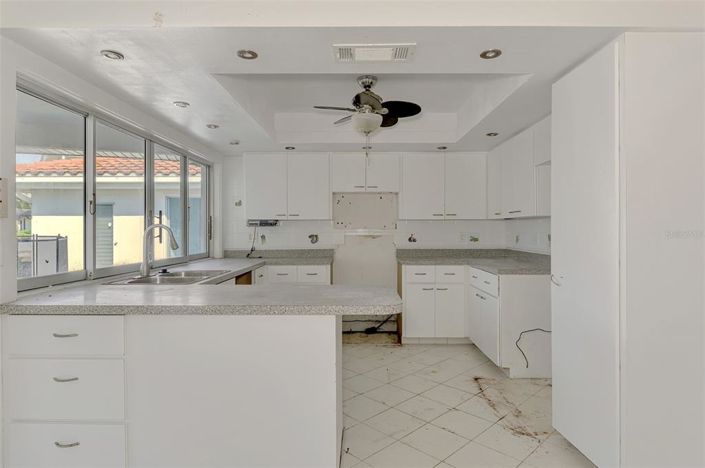 Image No.9-3 Bed Property for sale