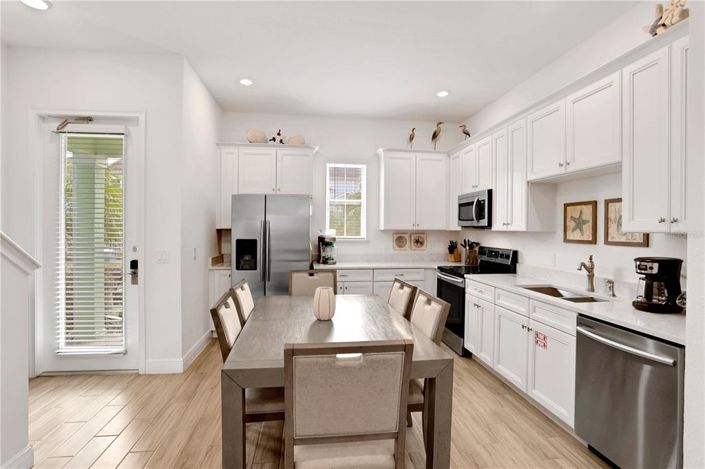 Image No.10-4 Bed Property for sale