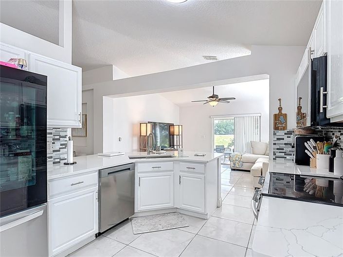 Image No.12-4 Bed Property for sale