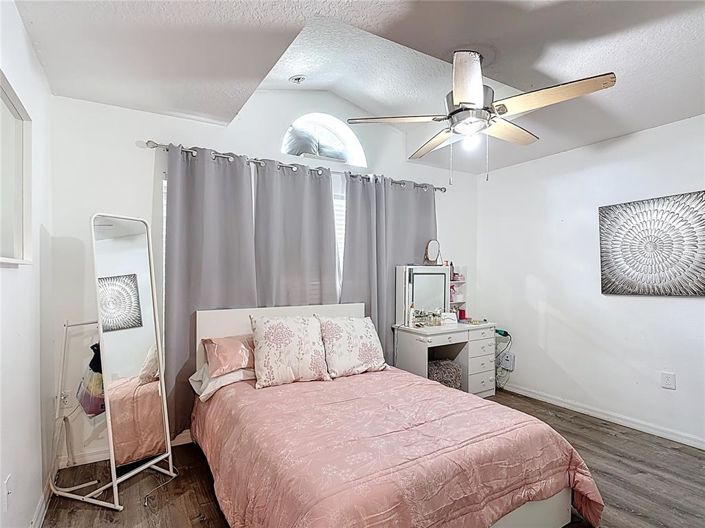 Image No.20-4 Bed Property for sale