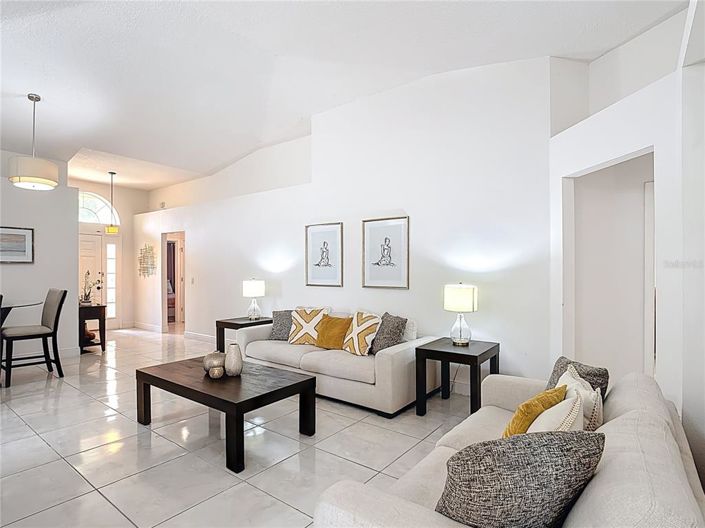 Image No.7-4 Bed Property for sale