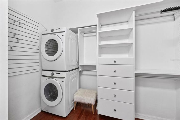 Image No.10-5 Bed Property for sale