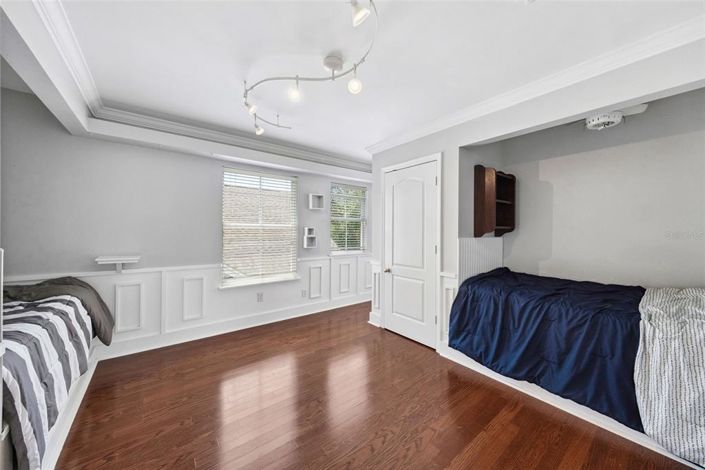 Image No.15-5 Bed Property for sale