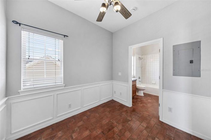 Image No.17-5 Bed Property for sale