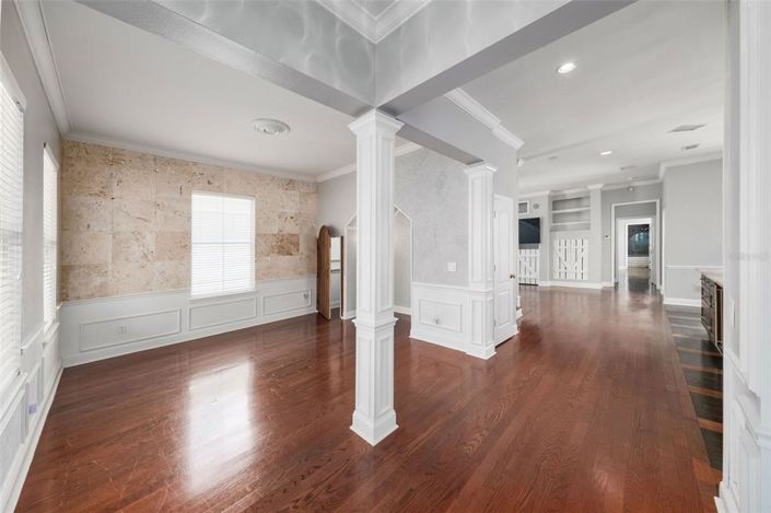 Image No.2-5 Bed Property for sale