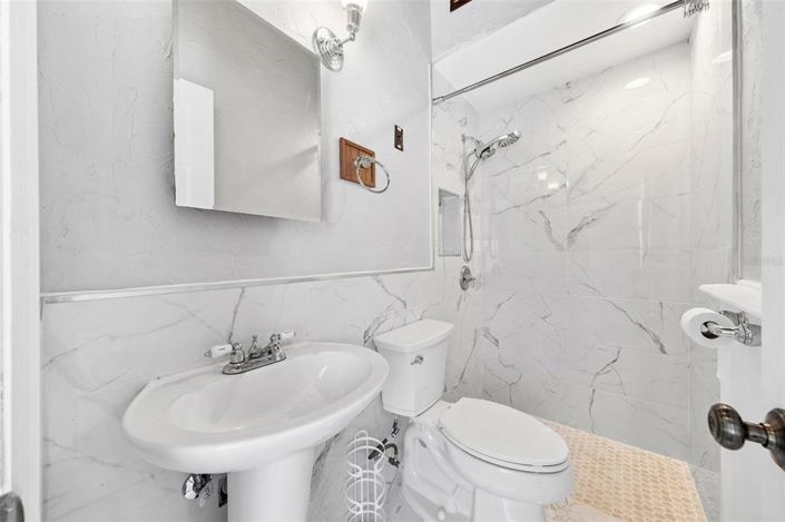 Image No.20-5 Bed Property for sale