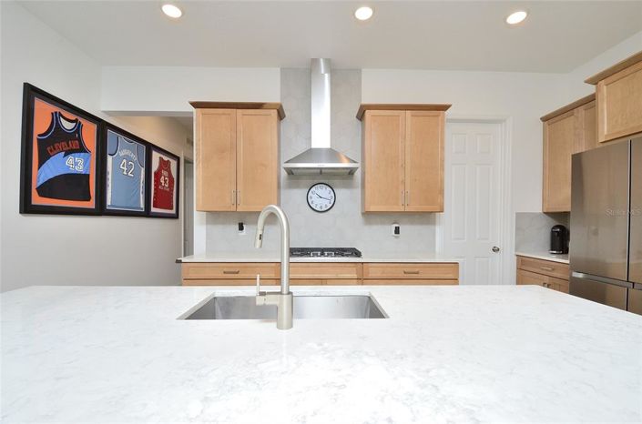 Image No.17-3 Bed Property for sale