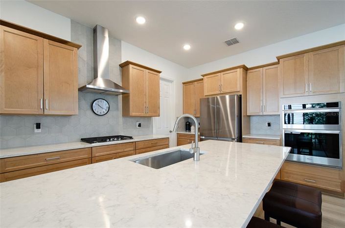 Image No.18-3 Bed Property for sale