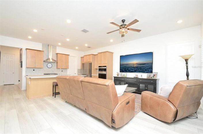 Image No.3-3 Bed Property for sale