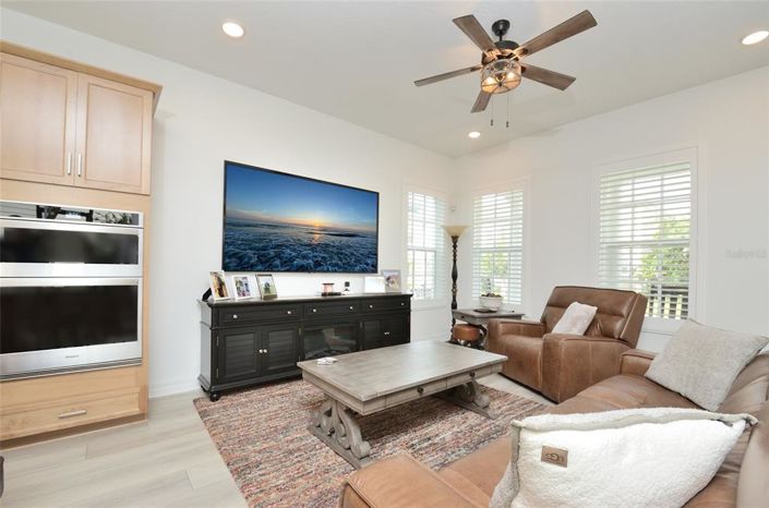 Image No.6-3 Bed Property for sale