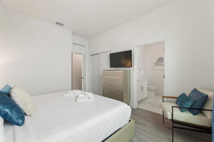 Image No.21-3 Bed Townhouse for sale