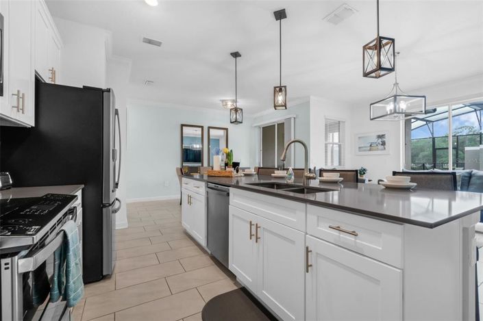 Image No.11-4 Bed Townhouse for sale