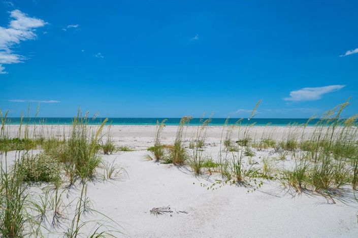 Image No.11-5 Bed Property for sale