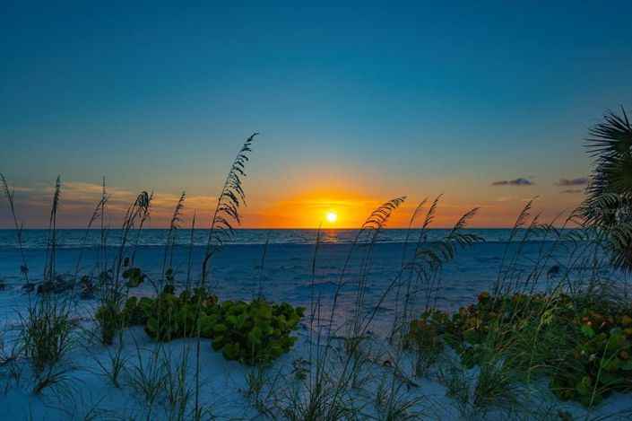 Image No.24-5 Bed Property for sale