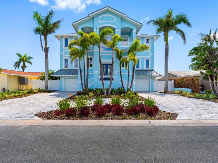 Image No.1-5 Bed Property for sale
