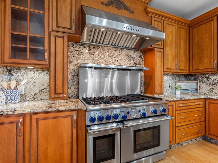 Image No.16-5 Bed Property for sale