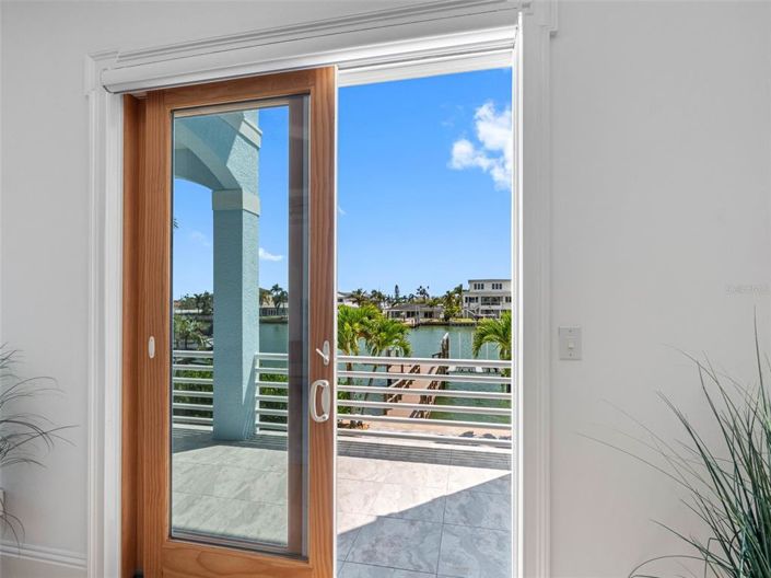 Image No.18-5 Bed Property for sale