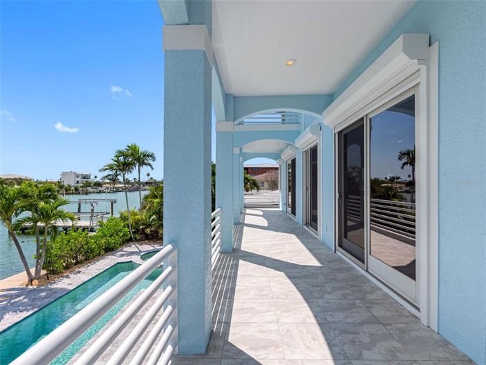 Image No.19-5 Bed Property for sale