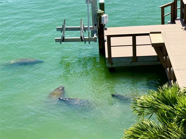 Image No.22-5 Bed Property for sale