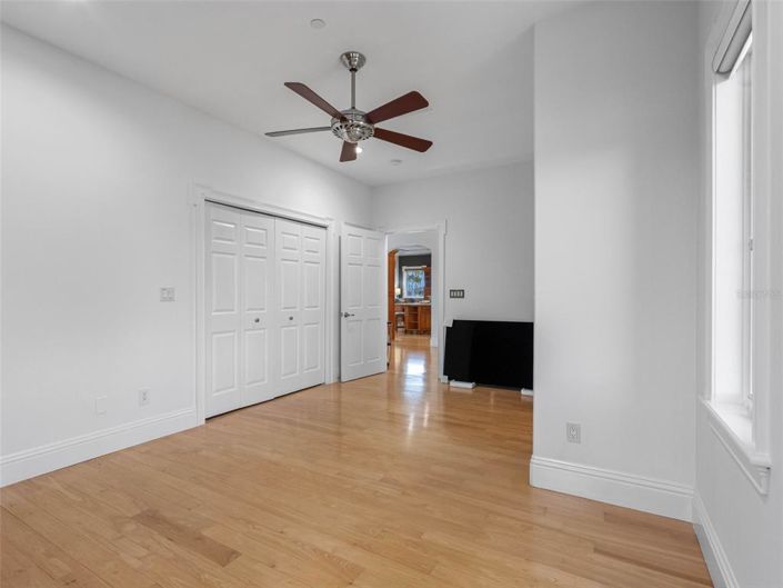 Image No.25-5 Bed Property for sale