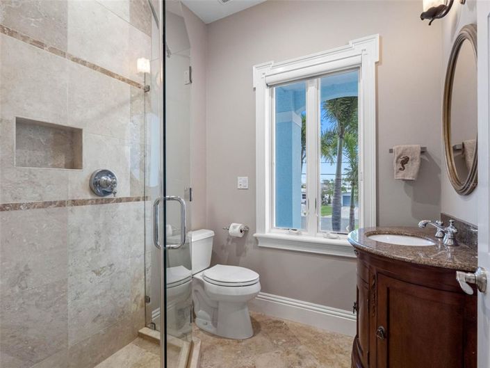 Image No.26-5 Bed Property for sale