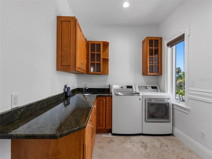 Image No.29-5 Bed Property for sale