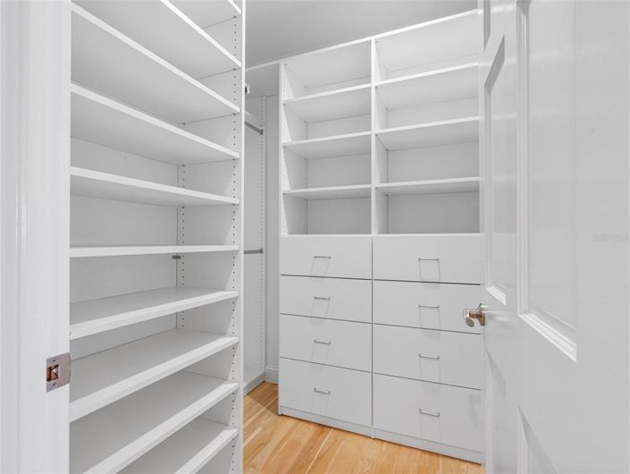 Image No.36-5 Bed Property for sale