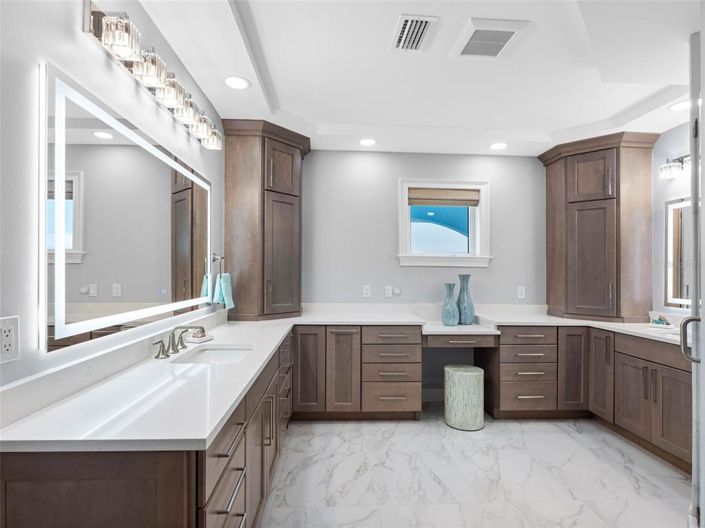 Image No.37-5 Bed Property for sale