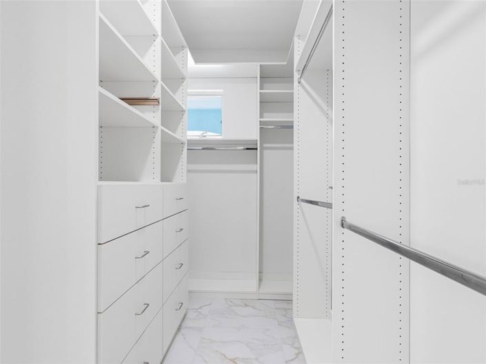 Image No.42-5 Bed Property for sale