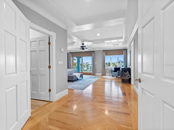 Image No.50-5 Bed Property for sale