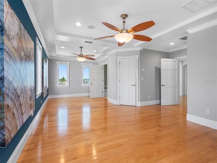 Image No.52-5 Bed Property for sale